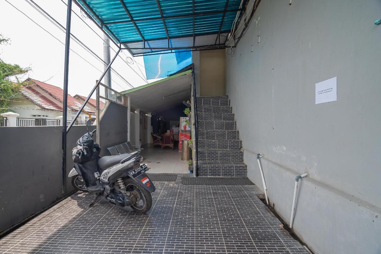 Reddoorz Syariah At Jalan Cilik Riwut Kapuas Hotel Kualakapuas Ngoại thất bức ảnh