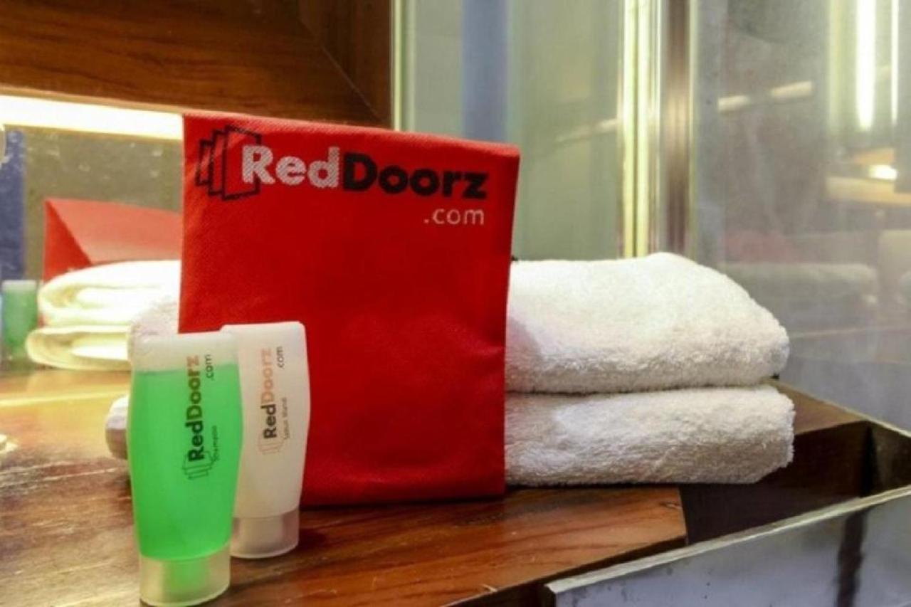 Reddoorz Syariah At Jalan Cilik Riwut Kapuas Hotel Kualakapuas Ngoại thất bức ảnh